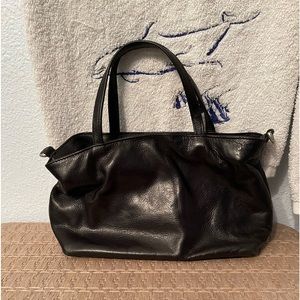 Wilson’s black genuine leather small handbag